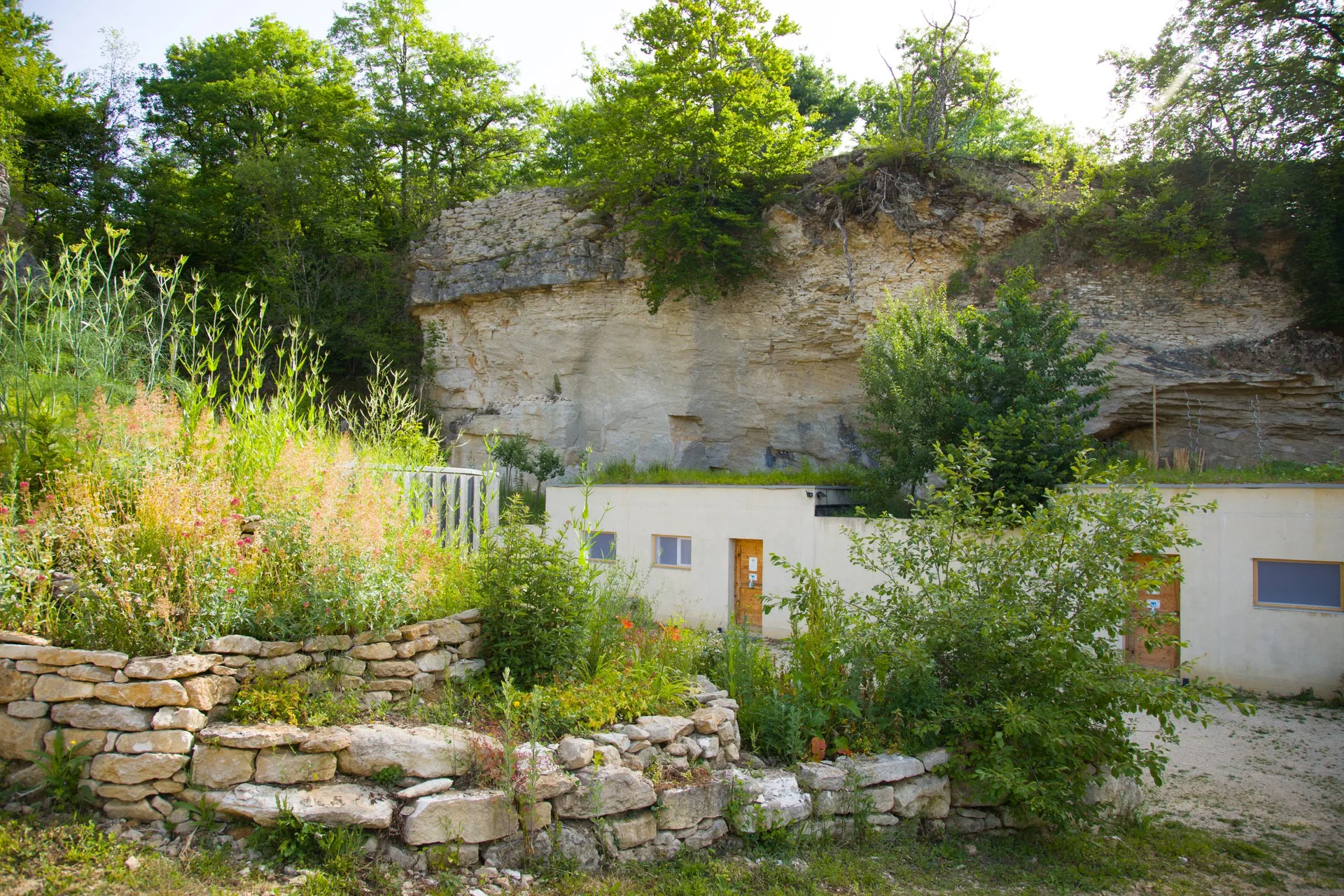 Gîte de groupe Le Hameau des Pierreux à Coutarnoux — Photo 1 de Le Hameau des Pierreux à Coutarnoux, capacité 60 personnes