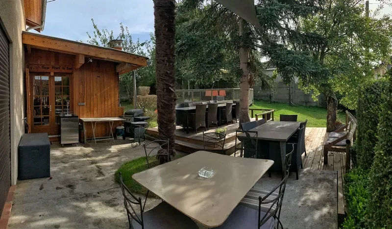 TERRASSE EXTERIEURE Haras Picard du Sant – Lasserre