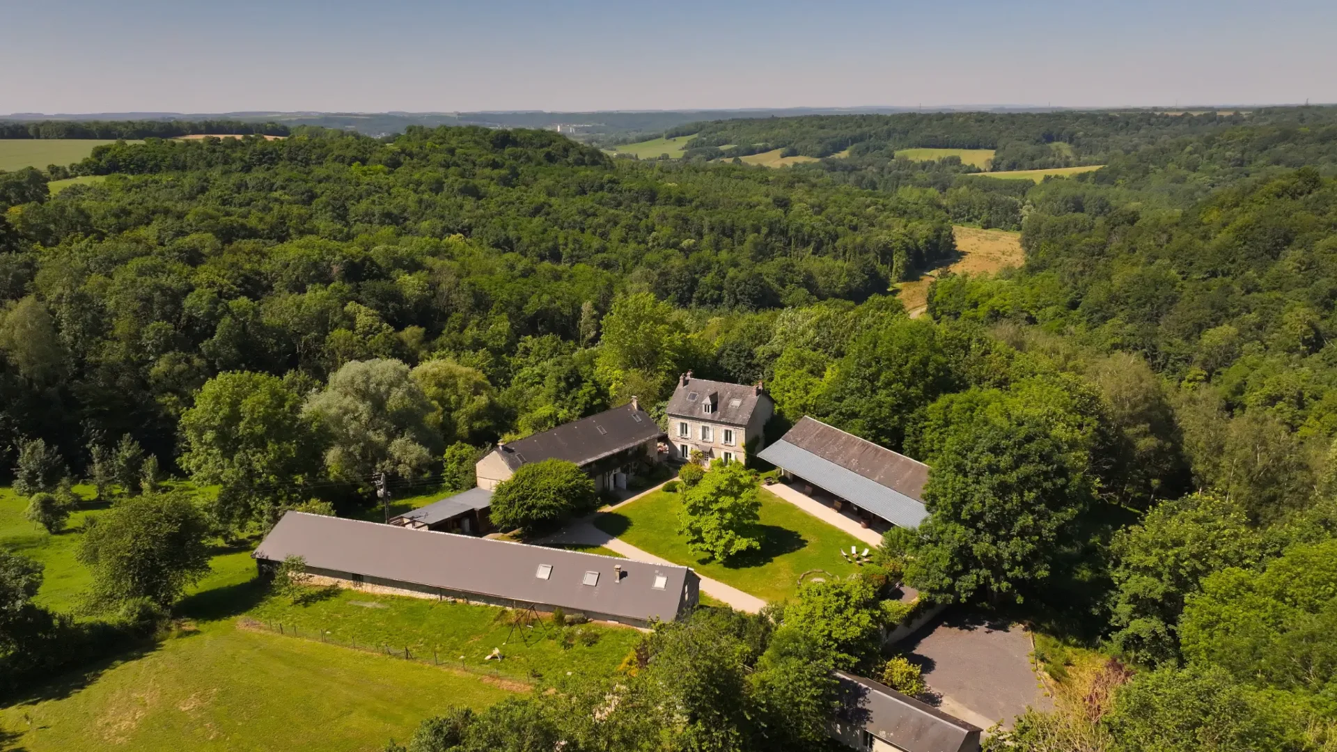 Gîte de groupe Gîte Verdonne à Chivres-Val — Gîte Verdonne – Chivres-Val, capacité 48 personnes