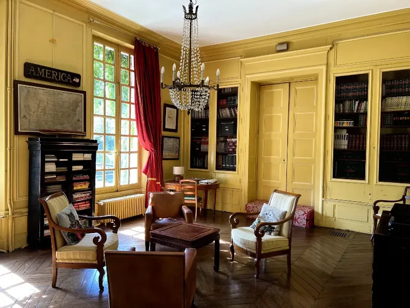 Le salon bibliothèque - Château du Bois de la Lune – Angerville-la-Campagne