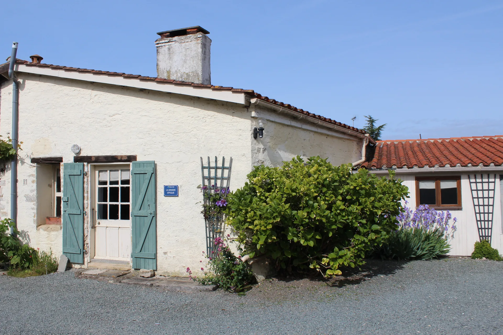 Gîte de groupe Gîtes Bellevue à Puyravault — Photo 1 de Gîtes Bellevue à Puyravault, capacité 28 personnes
